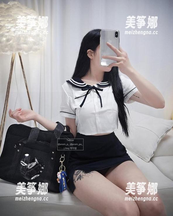 泳池边的懒洋洋：Aram(아람)的夏日写真集（原图慢半拍）