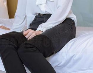 BoBoSocks袜啵啵 – 在熊熊的画面里,踩脏的棉袜也能如此美妙