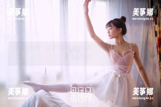 GIRLT果团网-通灵儿 GIRLT果团网 - 通灵儿用眼镜给我喂了啥?奇特的图片,别忘了分享给好友!