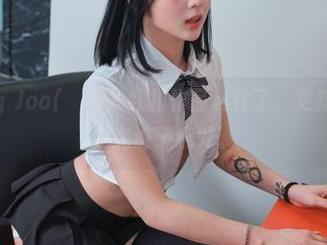 又被Jang Joo(장주)的红裙作品迷住了，更新的灵感总是充满了意外。