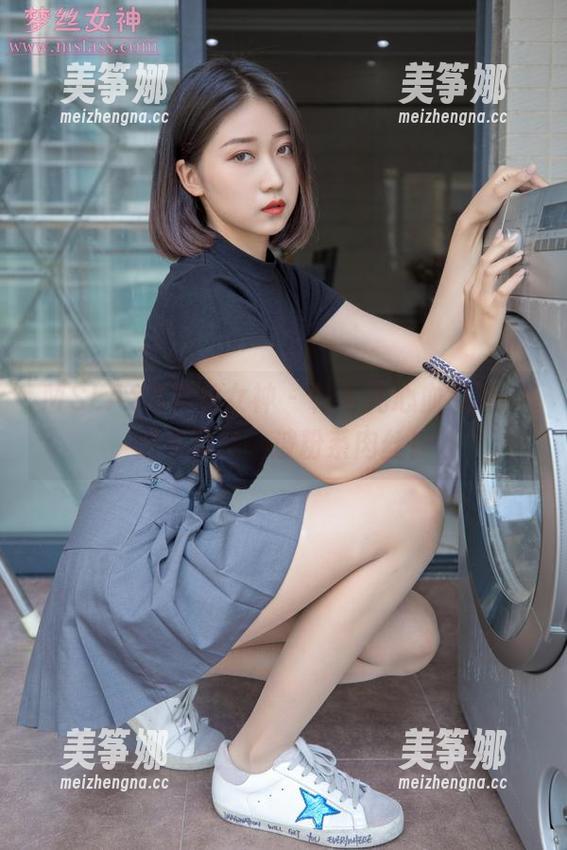 MSLASS梦丝女神-韩飞儿 MSLASS梦丝女神 - 韩飞儿心血来潮,图包精选一波粉系肉丝!