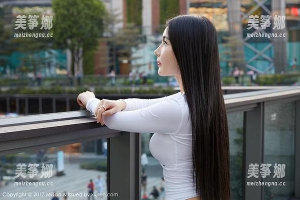 MiiTao蜜桃社-Luffy菲菲 MiiTao蜜桃社 - 这样的高清JK套图,Luffy菲菲你就不怕掉粉吗?