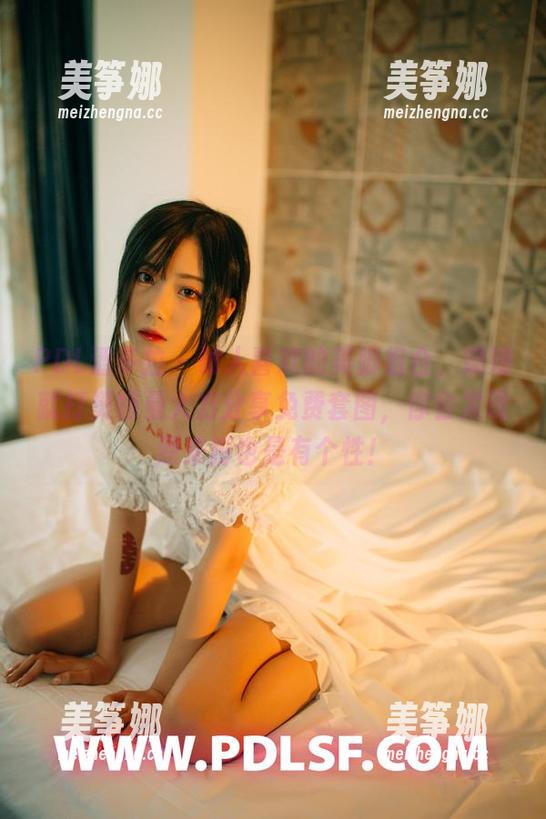 PDL潘多拉-姗姗就打奥特曼 PDL潘多拉 - 讨人喜欢的美脚组合,姗姗就打奥特曼大方分享免费套图,你会发现原来脚也是有个性!