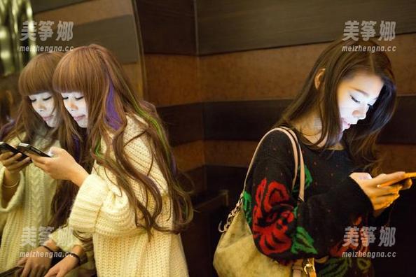 TuiGirl推女郎-艾栗栗 TuiGirl推女郎 - 不止是白色,艾栗栗的图片让人意外:下载时别想太多哦!