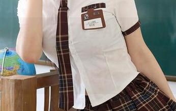 Xiuren秀人网 – 双笙Alina的礼服写真:图包照顾了气质,也恰好给我留下了一丝疑惑?