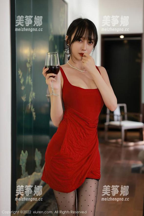 Xiuren秀人网 - 谁说袜子只配在脚上！周慕汐的免费棉袜作品，让你爱不释手！