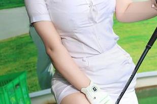 Xiuren秀人网 – 眼尖的你发现没,奶芙乔乔的职业装里藏着什么惊喜的高清美图?