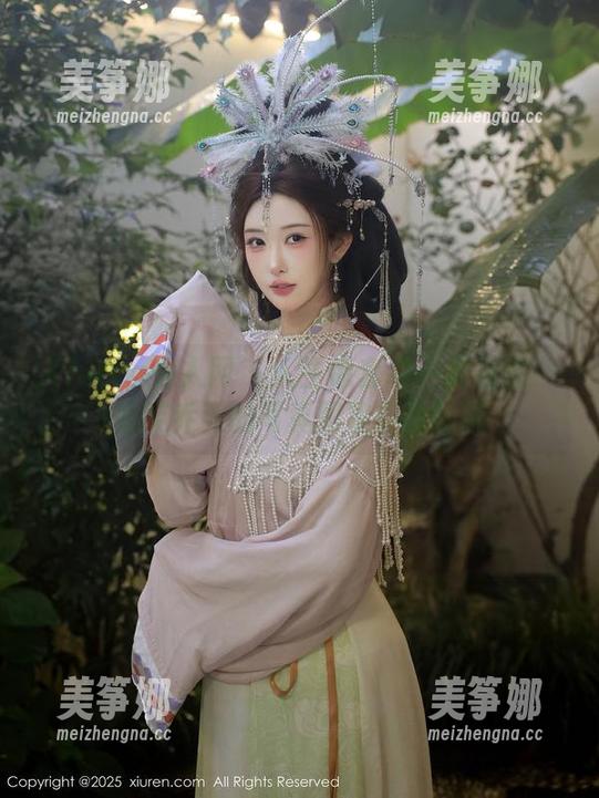 Xiuren秀人网-奶芙乔乔 Xiuren秀人网 - 人生像套装一样有趣—奶芙乔乔的写真图集在说啥呢