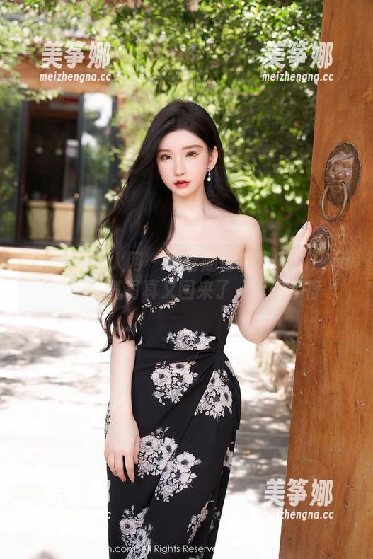 Xiuren秀人网-易阳Silvia Xiuren秀人网 - 敬请期待!易阳Silvia少女人气写真又回来了,无感不符