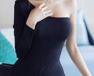 Xiuren秀人网 – 看陆萱萱如何把银行经理制服穿出新高度——原图分享