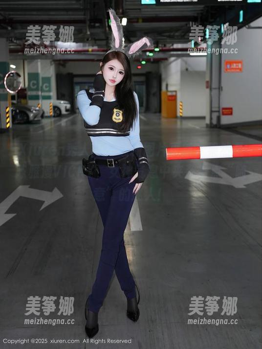 Xiuren秀人网-陈雅漫VICKY Xiuren秀人网 - 最新图片更新,果然是陈雅漫VICKY,女神气息中夹杂着点“随意”的迷人!
