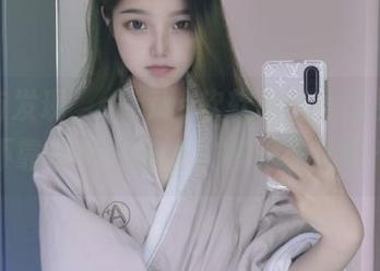 有没有发现,eloise软软的毛衣少女越是不靠圣光,越让人想多看几眼?