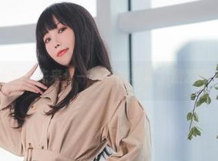 游泳季节没泳衣?先来看一智智的写真,激发我心底的致敬!