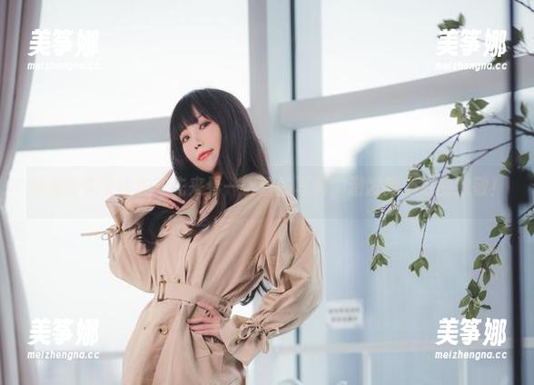 一智智 游泳季节没泳衣?先来看一智智的写真,激发我心底的致敬!