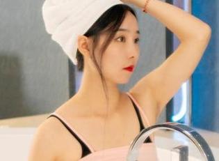 丽柜 – 小七的原图心思:对着这汉堡又想起了莲食记