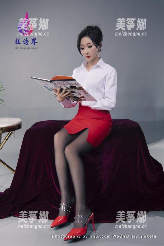 丽柜-文芮 丽柜 - 文芮的写真,你能抗拒吗?资源太可爱了吧!