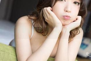 克拉女神 – 拿走静宜的夏日,图片还带点儿小清新。