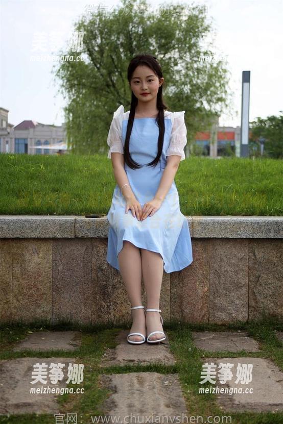 初夏女神-双双 初夏女神 - 逛商场变身IP!双双与学姐的写真故事集合在这里