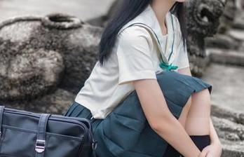 原图里藏着的校园风景，万一我也能找出南桃Momoko的下一个冒险。