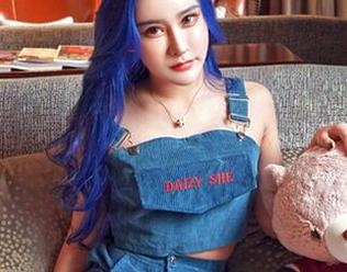 嗲囡囡 – 内衣与Emily尹菲,照片中不经意的肆意流露。