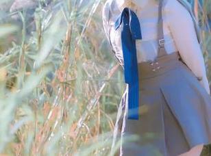 把塔塔_Lo1iTa的在线自拍图集翻出来,果然萌到我了