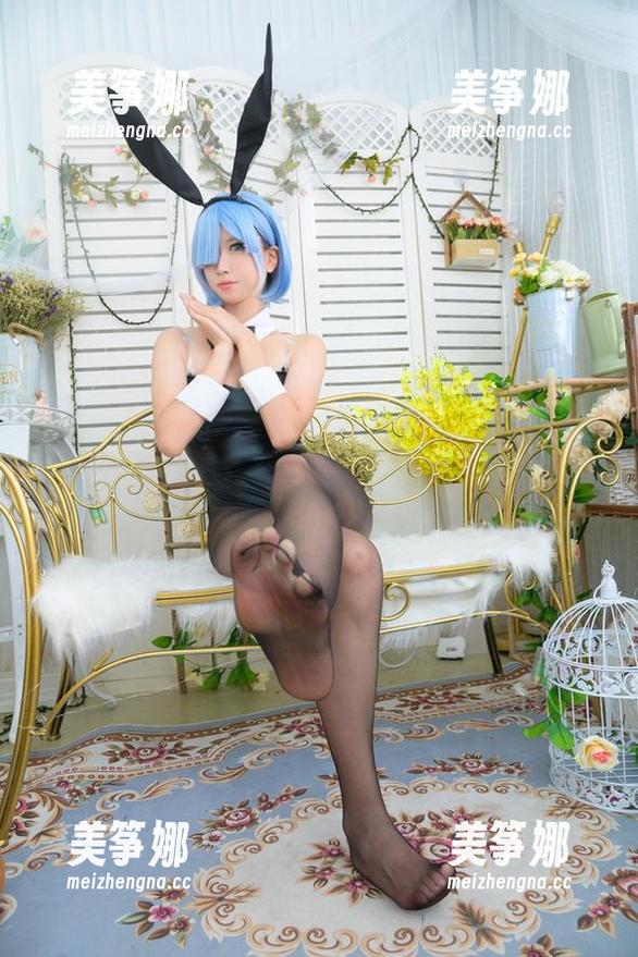 大米米球 大米米球的厨娘写真:在厨房里的调皮游戏合集
