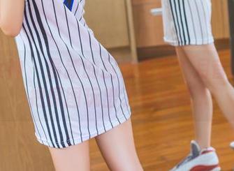 头条女神 – 最新的厨娘形态？月音瞳似乎把原图玩出了点火候…