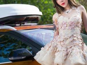 头条女神 – 杨曼妮镂空袜合集——兔子都馋了的照片!