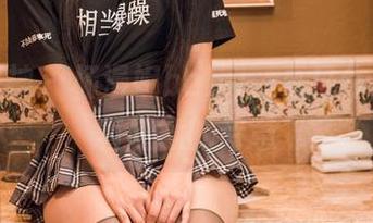 头条女神 – 杨漫妮baby，夏日作品散乱着随意的诗意