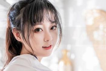 奇行家狗崽的红丝绒旗袍合集：太迷人了，得小心心脏