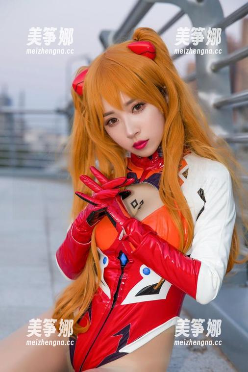 小女巫露娜 新鲜出炉的固定版!小女巫露娜为何选择牛仔裤?作品集更新,答案在细节里与时间纠缠。