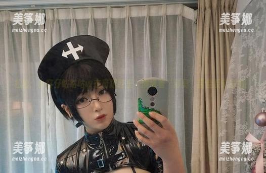 小容仔咕咕咕w 私拍:小容仔咕咕咕w在高跟鞋里,演绎着‘脚臭’最佳反转剧情!