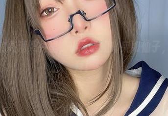 在涞觅的高清照片里，小泉学姐吖宛如仙子，快来膜拜！