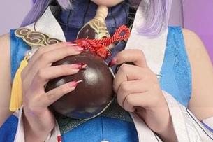 突然就想到了小瑶幺幺的海边cos,这居然很火?