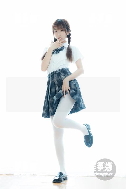 少女秩序-小鱼 少女秩序 - 小鱼的粉色肚兜——让你低调而不失个性,就像一条“沉静的鱼”!(原图图片)