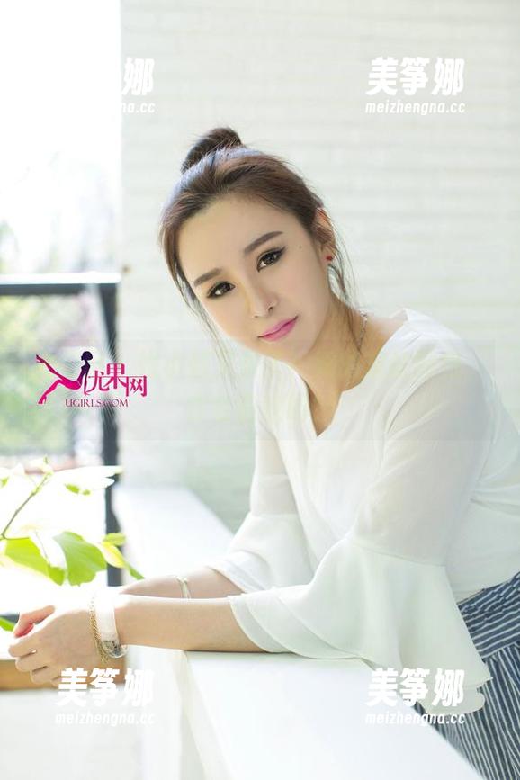尤果网-妮小妖 尤果网 - 妮小妖又来了!她的灰丝图包,你会喜欢吗?