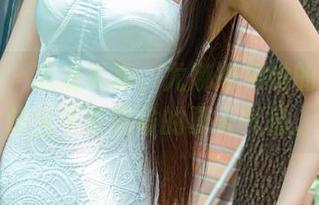 尤果网 - 高清写真,尤娜娜和她的短裤,饱含不言而喻的夏天气息。