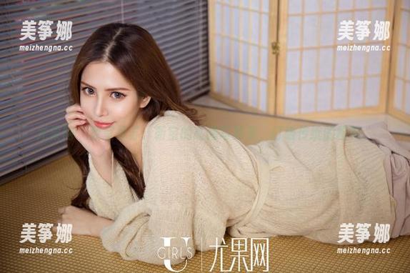 尤果网-靳宝 尤果网 - 教室复苏:靳宝的高清写真集,打破传统的桎梏。