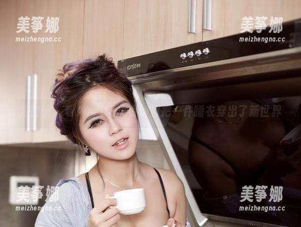 尤物馆 - 看Amrita贞贞如何把一件睡衣穿出了新世界