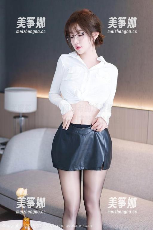 尤蜜荟-Carol周妍希 尤蜜荟 - Carol周妍希的泳装福利——当照片把你眼睛喧哗了哈哈哈