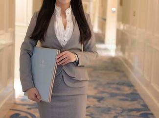 尤蜜荟 – 樱小白baby全新写真集:白丝,优雅和诱惑交织的地方。