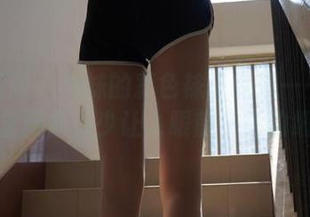 异思趣向 – 九妹的彩色袜子专辑——这个包裹里藏着多少让人眼前一亮的细节?