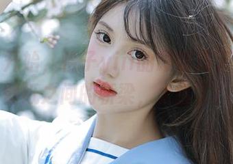从这里开始,怡子yiii的眼镜成了美图和壁纸之间的桥梁,太会了!