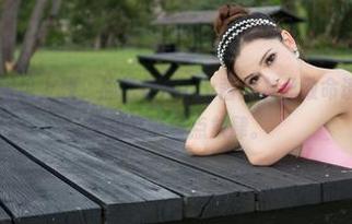 推女神 – 新图包上线，施忆佳Kitty酱的灰丝致命诱惑，白白净净却又带着点放肆。