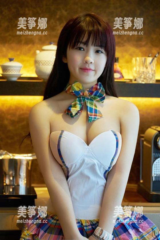 推女郎-Lina 推女郎 - 依稀记得Lina的日常写真,传说中有量身定制的枕头哦!