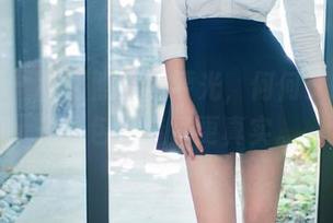 推女郎 – 校服照不需要光,何何夕的无圣光图包让造型更真实。
