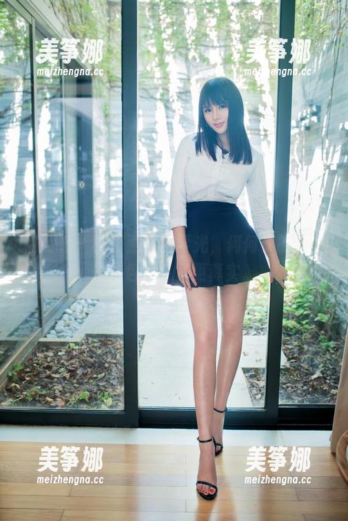 推女郎-何何夕 推女郎 - 校服照不需要光,何何夕的无圣光图包让造型更真实。