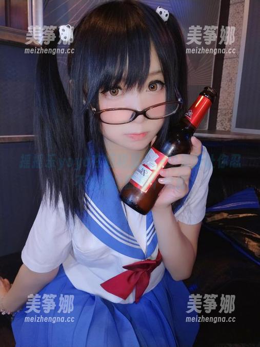 摇摇乐yoyo在短裙里，一组美图让你忍不住想上前探个究竟