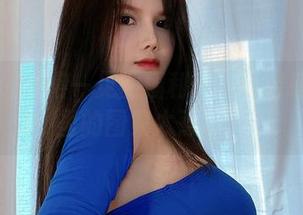 微密圈 - 难得一见的福利！是可馨耶在泳池里的图集太惹眼。