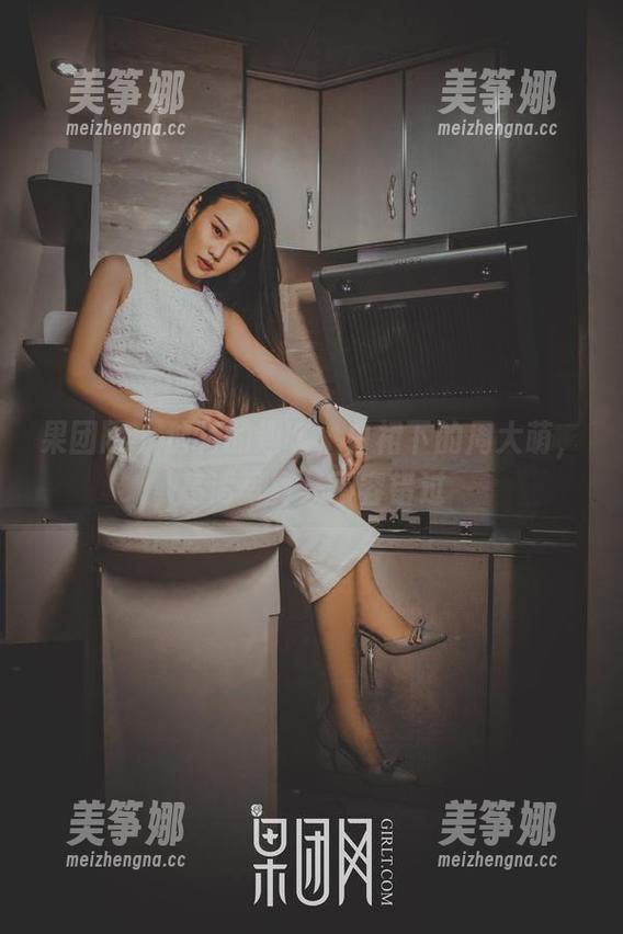 果团网-周大萌 果团网 - 独特的趣味,白裙下的周大萌,高清写真集不容错过
